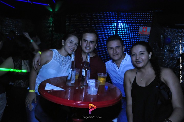 Foto 31 de PISO V - sábado 2 de sep 2017 en Bar Piso V Bucaramanga, Bucaramanga