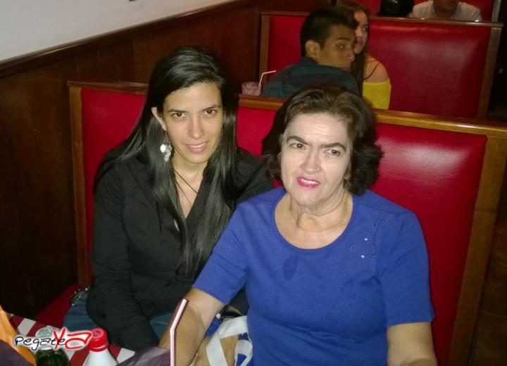 Foto 30 de Charly Food Bar - 3er FDS Octubre en Charly Food Bar, Cali
