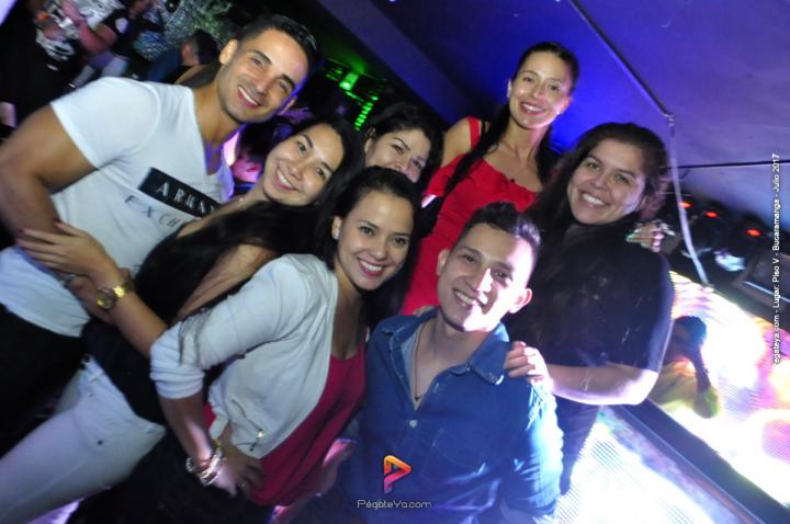 Foto 13 de PISO V - Sábado 5 de julio de 2017 en Bar Piso V Bucaramanga, Bucaramanga