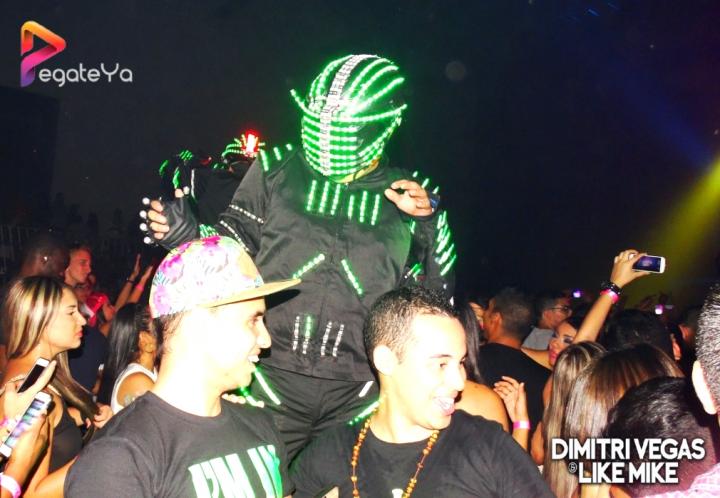 Foto 76 de Dimitri Vegas & Like Mike en Dimitri Vegas & Like Mike, Cali