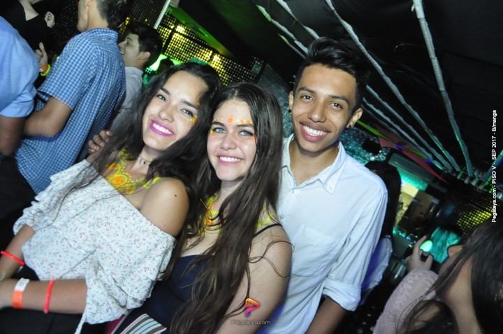 Foto 45 de PISO V - viernes 29 de sep 2017 en Bar Piso V Bucaramanga, Bucaramanga