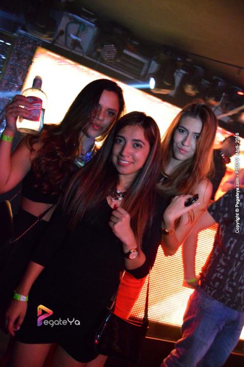Foto 15 de PISO V - Sabado 16 de abril 2016 en Bar Piso V Bucaramanga, Bucaramanga