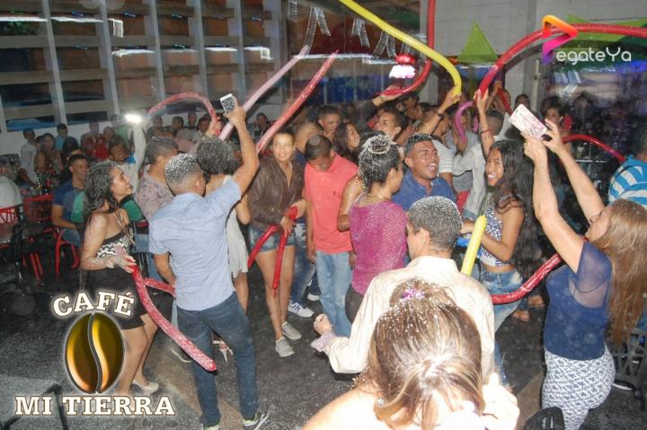 Foto 54 de Cafe mi Tierra - 5to Fds Abril 2016 en Cafe Mi Tierra, Cali