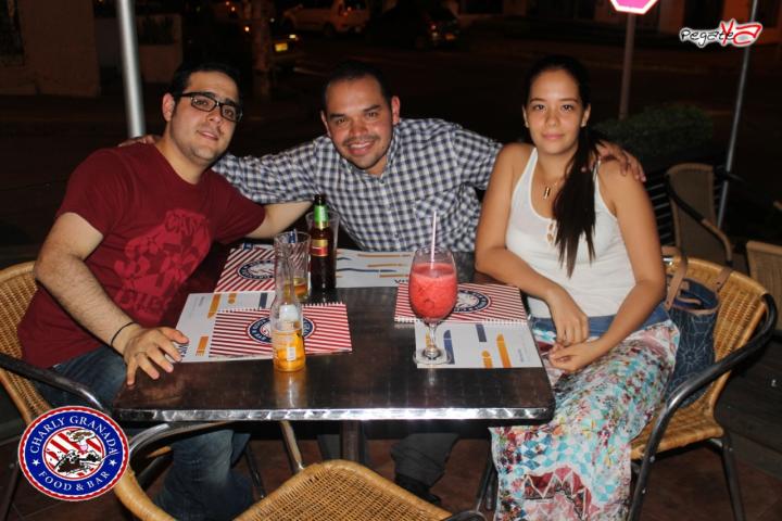 Foto 11 de Charly Food Bar - 1er FDS Nov 2014 en Charly Food Bar, Cali