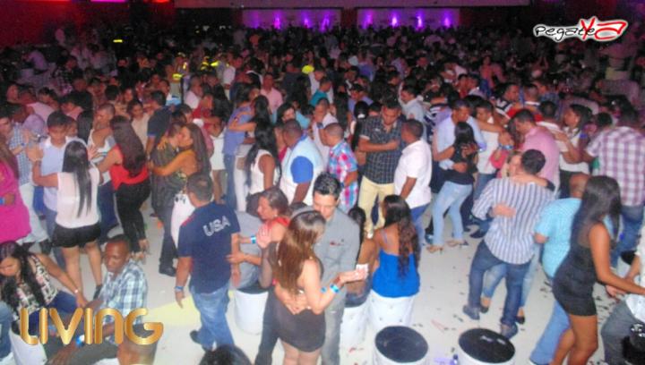 Foto 39 de Living - Amor y Amistad en Living Night Club, Cali