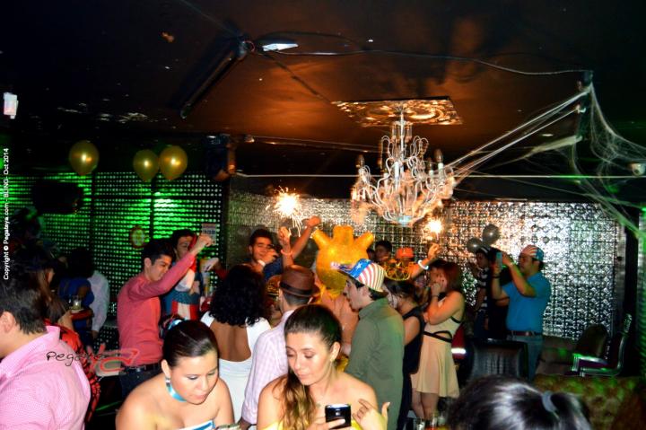 Foto 158 de Bling viernes 31 de octubre de 2014 en Bar Bling Bucaramanga, Bucaramanga