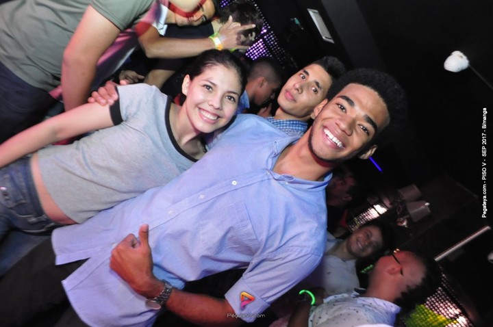 Foto 47 de PISO V - viernes 29 de sep 2017 en Bar Piso V Bucaramanga, Bucaramanga