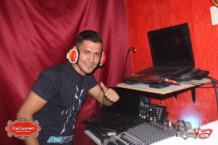 Foto 1 de Kabaret Bar - Dic 6 y 13 del 2014 en Kabaret - Granada, Cali