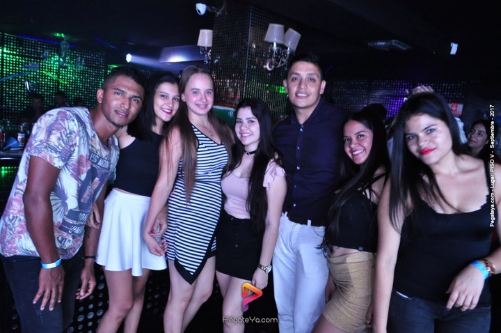 Foto 34 de PISO V - sábado 2 de sep 2017 en Bar Piso V Bucaramanga, Bucaramanga