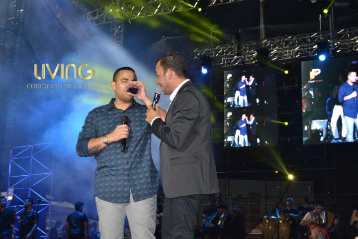 Foto 31 de Living Conciertos Feria De Cali 2016 en Living Night Club, Cali