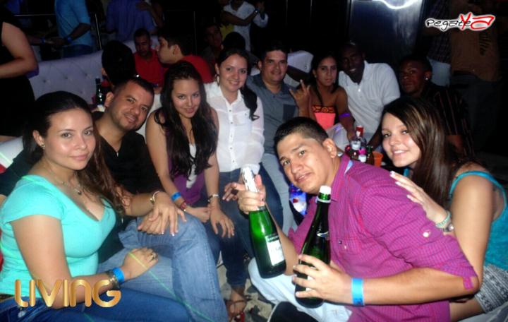 Foto 41 de Living - Amor y Amistad en Living Night Club, Cali