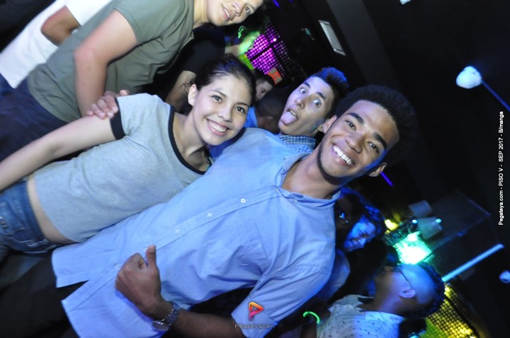 Foto 48 de PISO V - viernes 29 de sep 2017 en Bar Piso V Bucaramanga, Bucaramanga