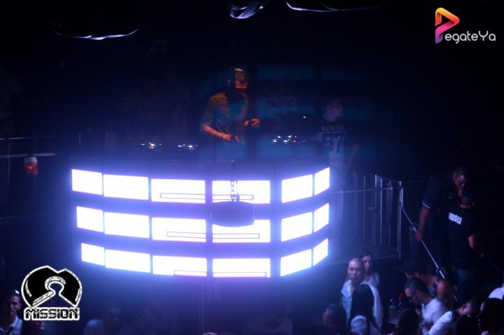 Foto 51 de 5ta Edicion Fiesta Blanca - Mission Club en Pegateya Cali, Cali