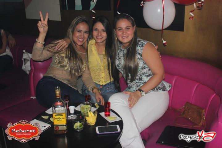 Foto 2 de Kabaret Bar - Dic 6 y 13 del 2014 en Kabaret - Granada, Cali