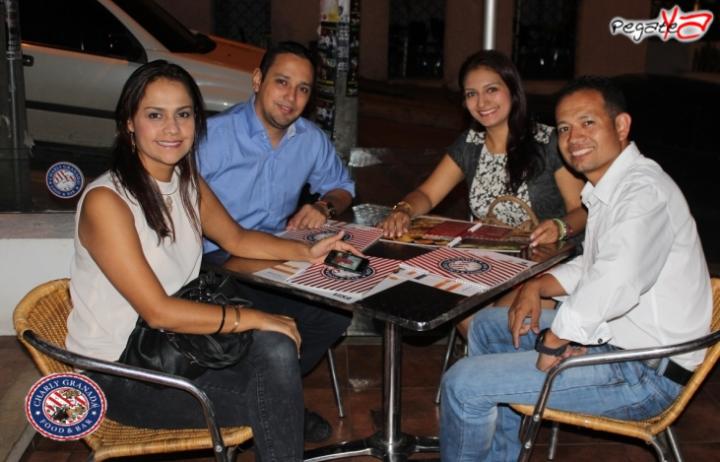 Foto 2 de Charly Food Bar - 4to FDS Nov. 2014 en Charly Food Bar, Cali