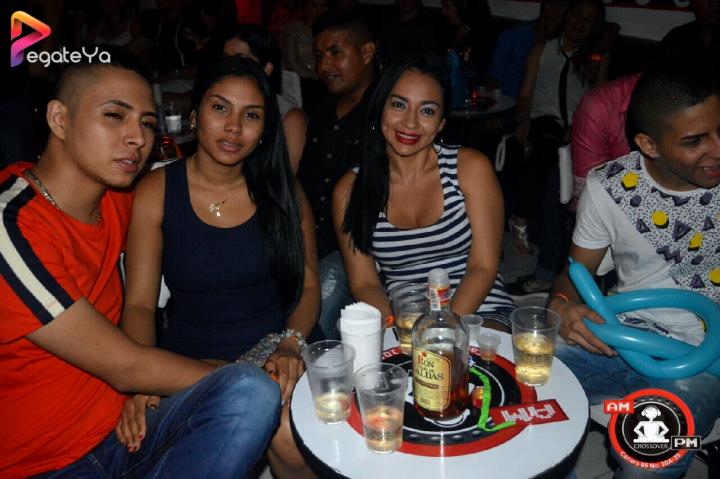 Foto 43 de Ampm Bar - AMOR & AMISTAD 2016 en Am / PM Bar - Cali, Cali