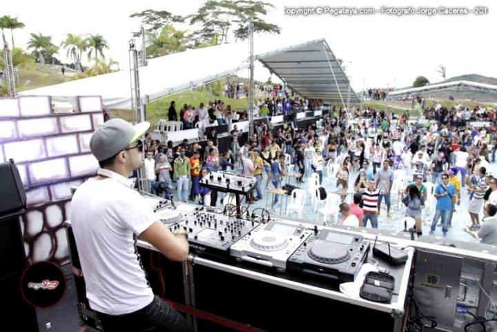 Foto 46 de TOMORROWLAKE Lago Calima en Fiestas Colombia, Medellín