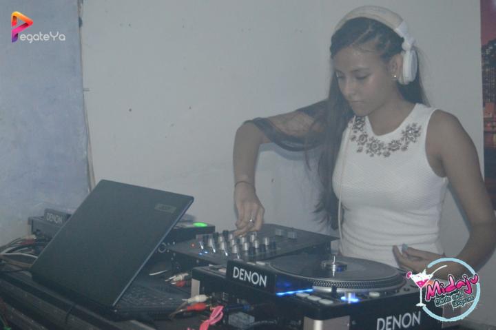 Foto 4 de Midaju - Feria 2015 en Midaju Bar