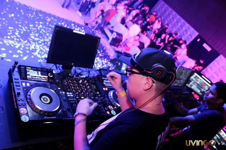 Foto 8 de Living - 3er Fds Junio 2017 en Living Night Club, Cali