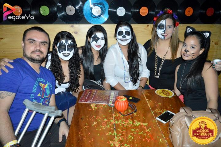 Foto 10 de Mi Dios Se Lo Pague - Hallowen 2016 en Fonda Mi Dios Se Lo Pague, Cali