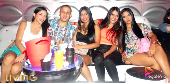 Foto 1 de Living - Abril 25 del 2015 en Living Night Club, Cali