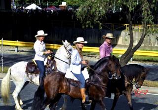 Foto 139 de fotos Feria de Flores Medellin 2012 Cabalgata en El Altar Fonda Restaurante, Cali