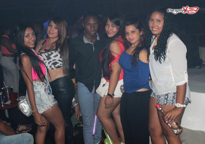 Foto 66 de Lolas Club - Amor y Amistad en Lolas Club Menga Cali, Cali