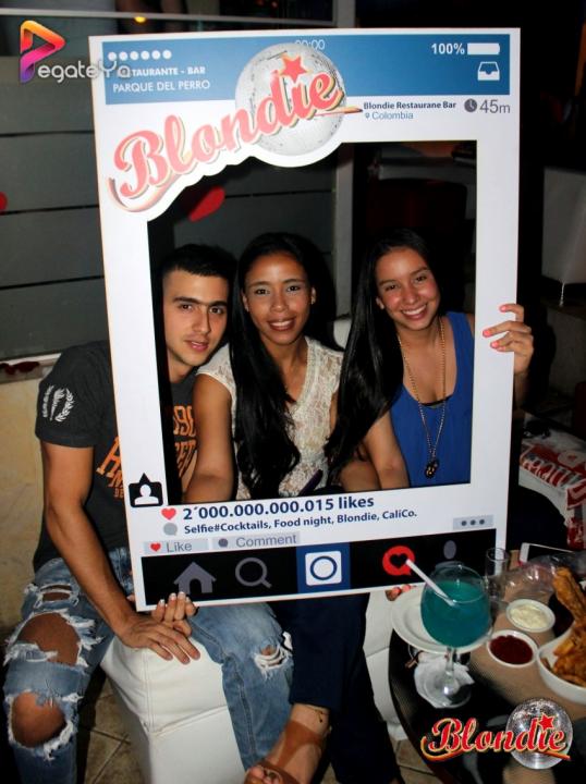 Foto 54 de Blondie - Amor y Amistad 2015 en Blondie Bar Cali, Cali