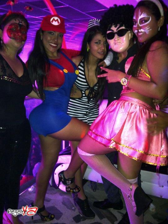 Foto 9 de Living Night Club - Halloween 2014 en Living Night Club, Cali