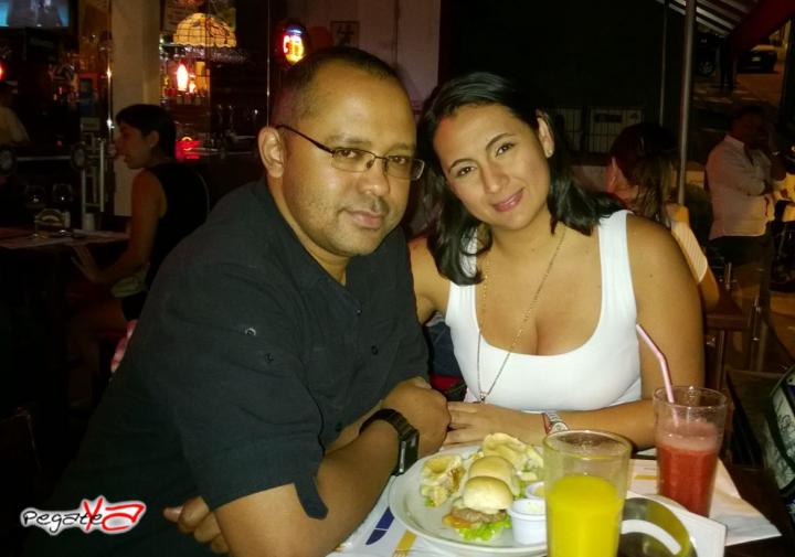 Foto 39 de Charly Food Bar - 3er FDS Octubre en Charly Food Bar, Cali