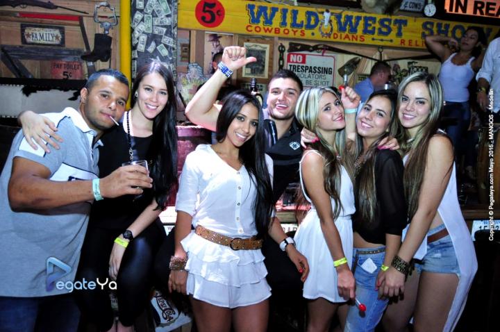 Foto 46 de Mangos Medellin - 22 -23 Mayo de 2015 en Discoteca Mangos Medellin, Medellín