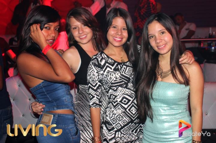 Foto 2 de Living - 1er FDS Febrereo 2015 en Living Night Club, Cali