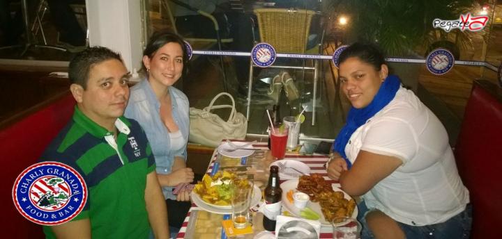 Foto 19 de Charly Food Bar - 1er FDS Nov 2014 en Charly Food Bar, Cali