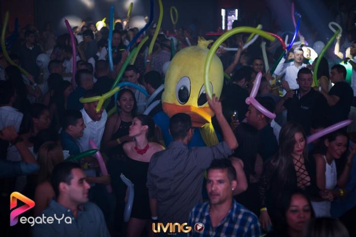 Foto 26 de Living Night Club - 4to fds Junio 2016 en Living Night Club, Cali