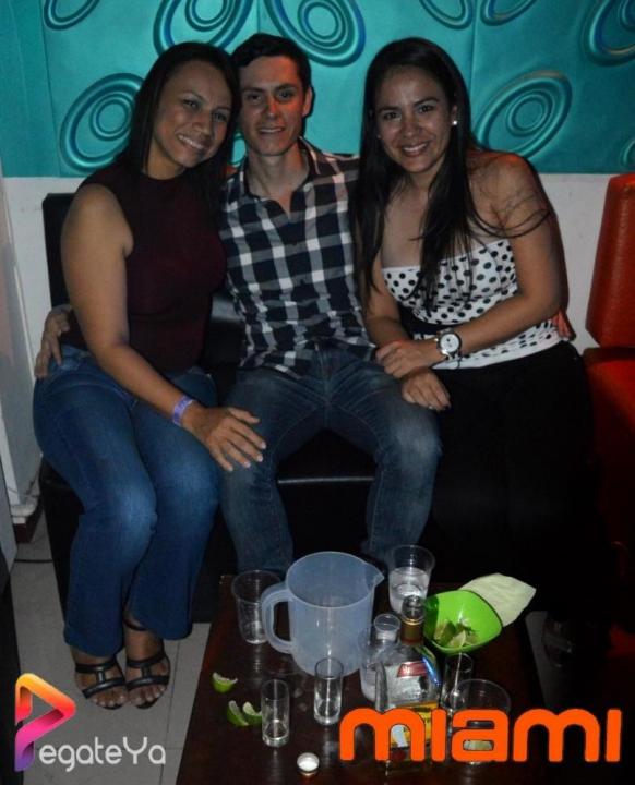 Foto 8 de Miami Bar Cali 2015-07-27 en Miami Bar Cali, Cali