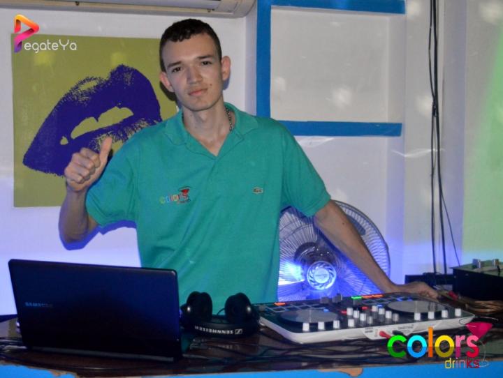 Foto 14 de Colors Dinks - 4to FDS Junio 2015 en Colors Dinks, Cali
