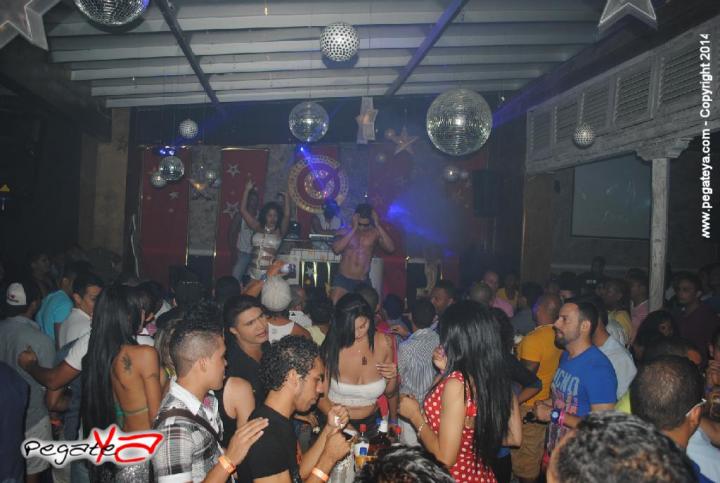 Foto 10 de Cinema Club 18 y 19 de Julio en D8 club, Cartagena