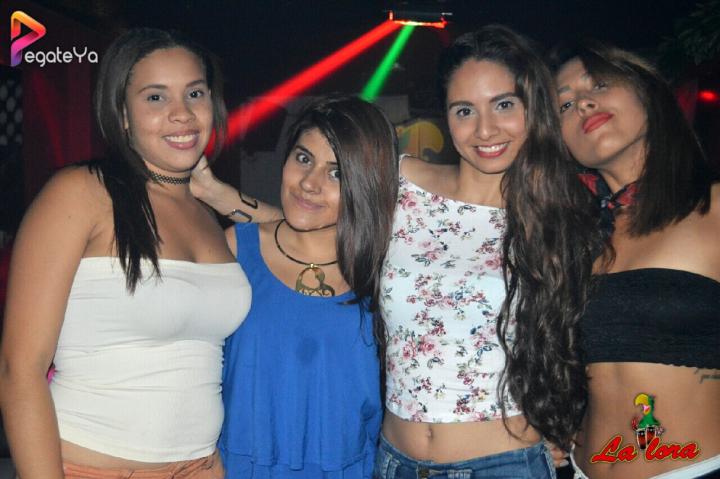 Foto 9 de La Lora - 1er Fds Mayo 2017 en La Lora Bar, Cali