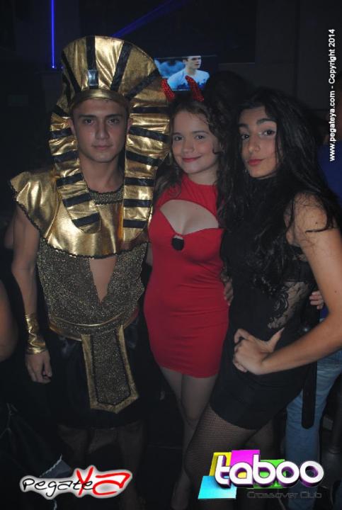 Foto 28 de Taboo Halloween 2014 en Discoteca Taboo Cartagena, Cartagena