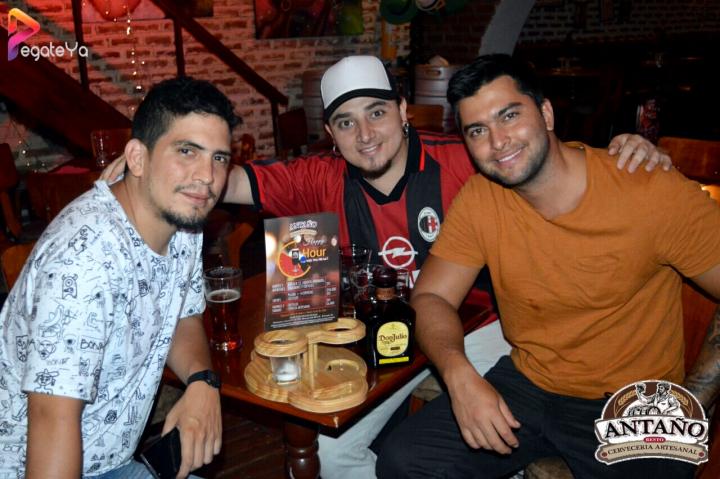 Foto 6 de ANTAÑO RESTO - 4to FDS MAYO 2017 en Antaño Resto, Cali
