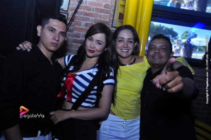 Foto 3 de CHIFLAS - 29 Octubre 2016 en El Viejo Chiflas Restaurante, Cali