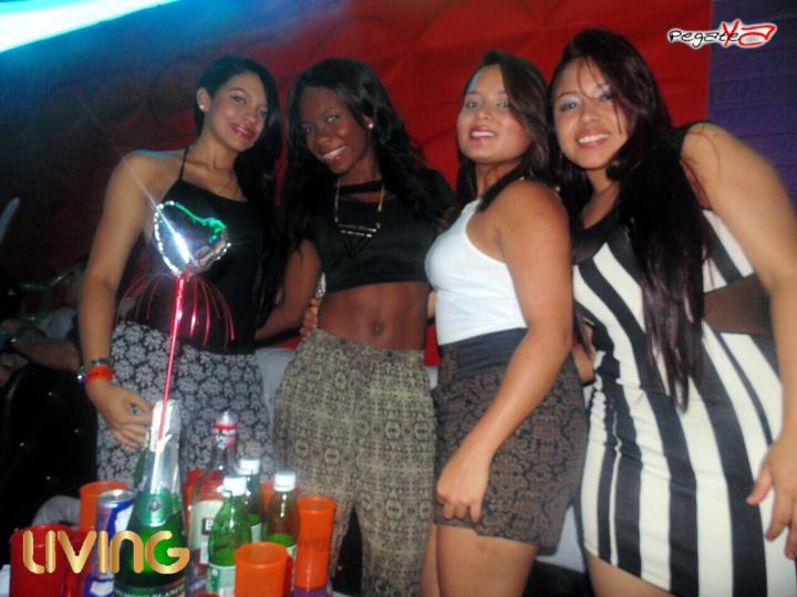 Foto 49 de Living - Amor y Amistad en Living Night Club, Cali