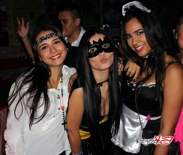 Foto 5 de Favela Club - Halloween 2014 en Favela Club Menga, Cali