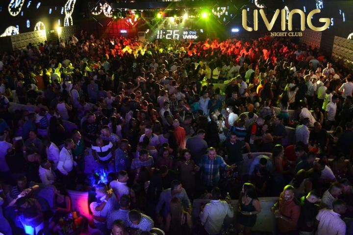 Foto 36 de Living - 1ER & 2DO Fds Enero 2017 en Living Night Club, Cali
