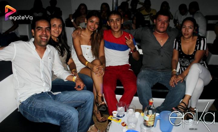 Foto 22 de Epika - Amor y Amistad 2015 en Epika Night Club, Cali