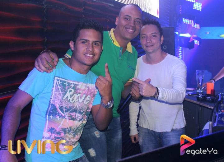 Foto 5 de Living - 1er FDS Febrereo 2015 en Living Night Club, Cali