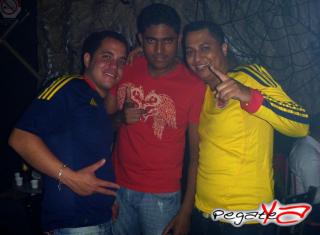 Foto 15 de Octubre 13 del 2012 en Miami Bar Cali, Cali