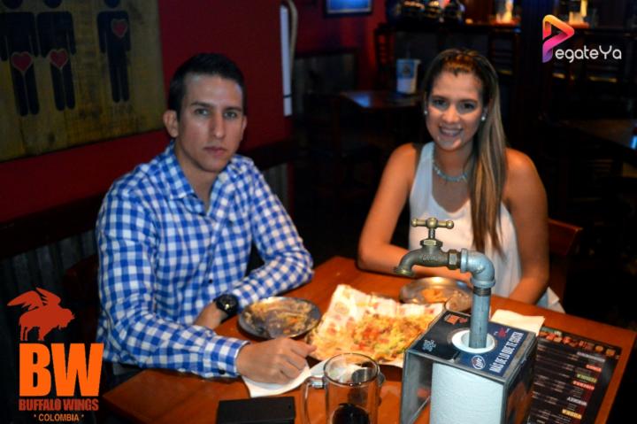 Foto 4 de Bufalo Wings - 1er FDS Agosto 2015 en Búfalo Wings - Cali, Cali