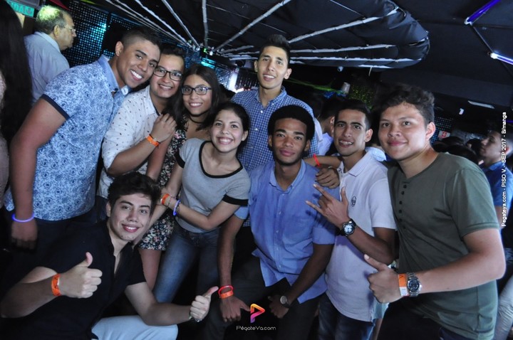 Foto 55 de PISO V - viernes 29 de sep 2017 en Bar Piso V Bucaramanga, Bucaramanga