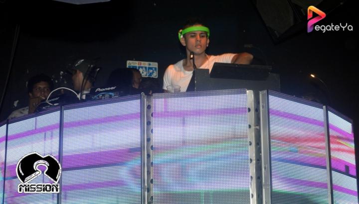 Foto 58 de 5ta Edicion Fiesta Blanca - Mission Club en Pegateya Cali, Cali
